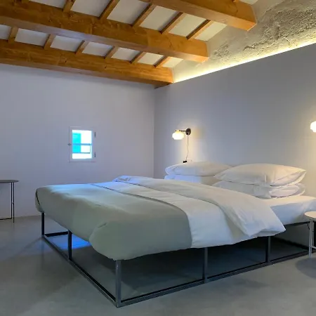 Fragile Boutique Hotel