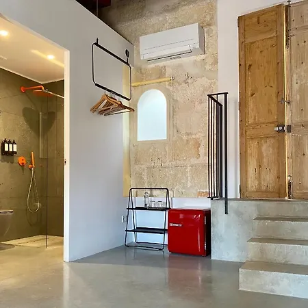 Fragile Boutique Hotel 4* シウタデリャ