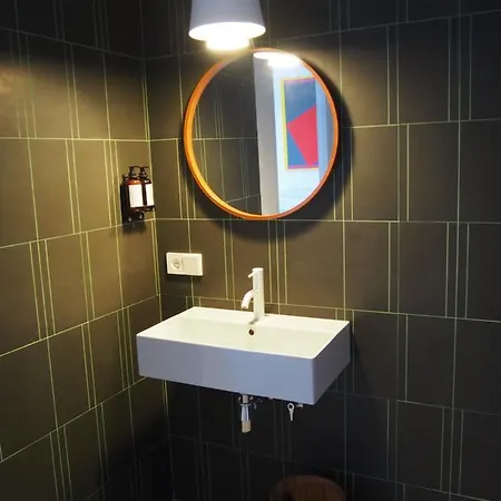 Fragile Boutique Hotel ホテル