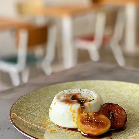 Fragile Boutique Hotel 4* シウタデリャ