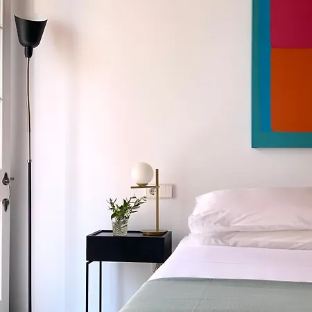 Fragile Boutique Hotel ホテル 4*