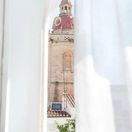 Fragile Boutique Hotel ホテル