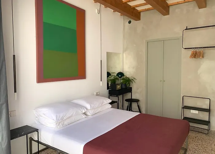 Fragile Boutique Hotel