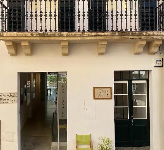 Fragile Boutique Hotel