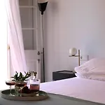 Fragile Boutique Hotel 4*