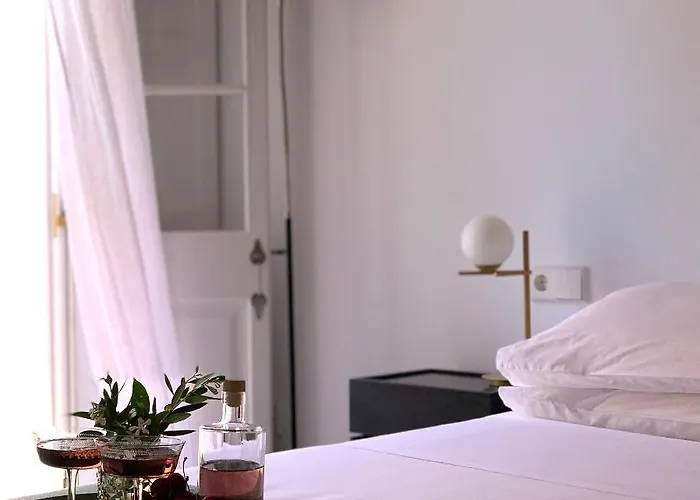 Fragile Boutique Hotel 4*